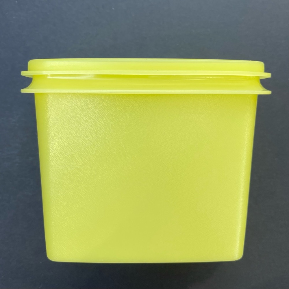Tupperware Shelf Saver Storage Container  #1243 Yellow With Lid #1244